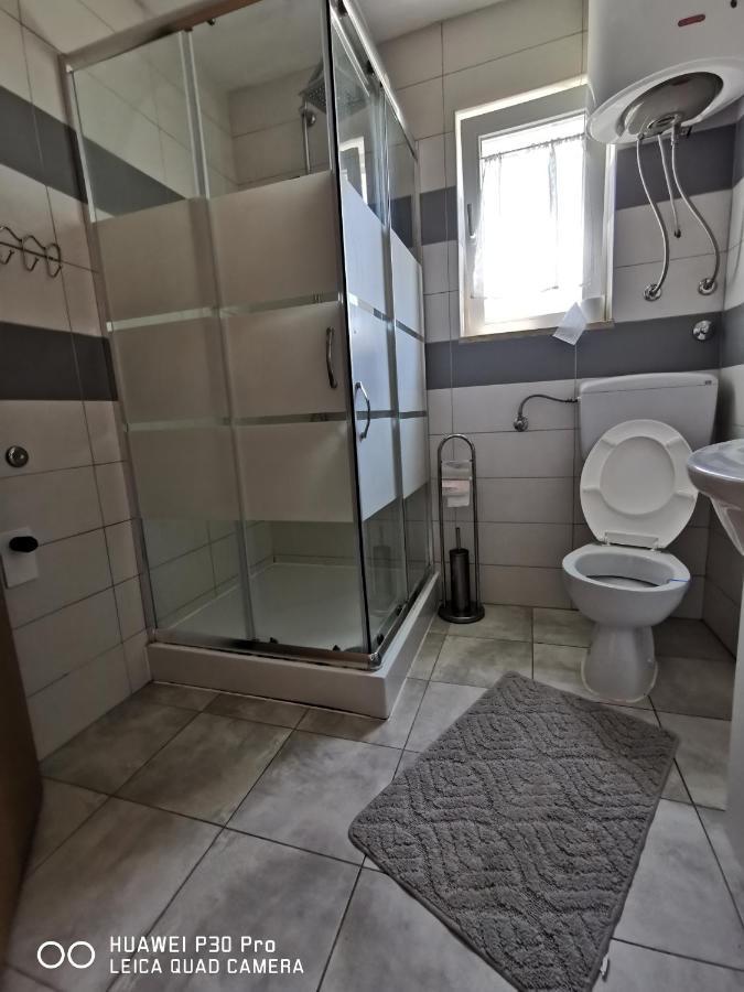 Apartmani Bradaric Pula Buitenkant foto