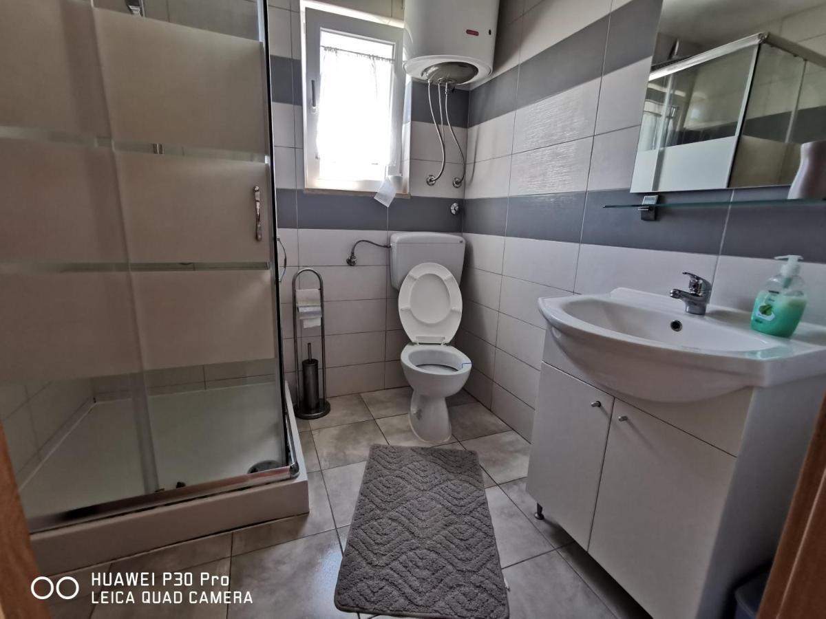Apartmani Bradaric Pula Buitenkant foto
