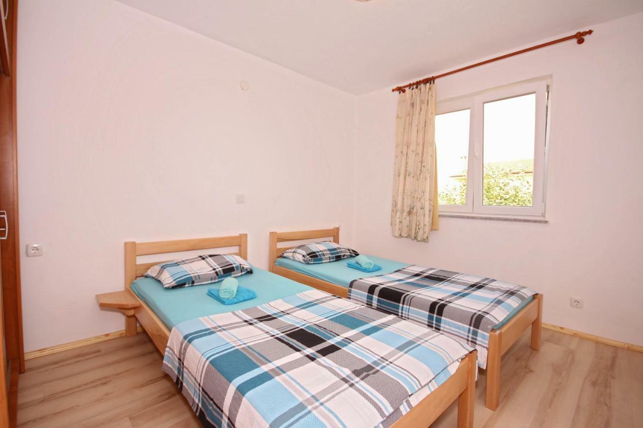 Apartmani Bradaric Pula Buitenkant foto
