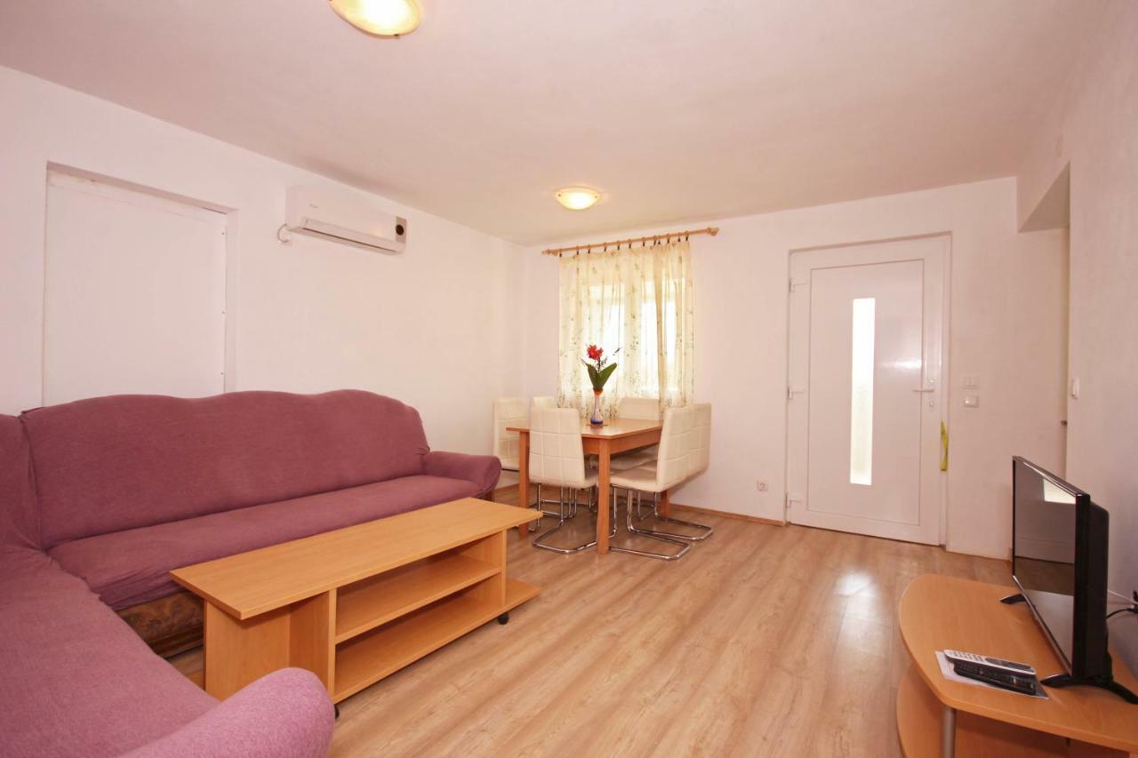 Apartmani Bradaric Pula Buitenkant foto