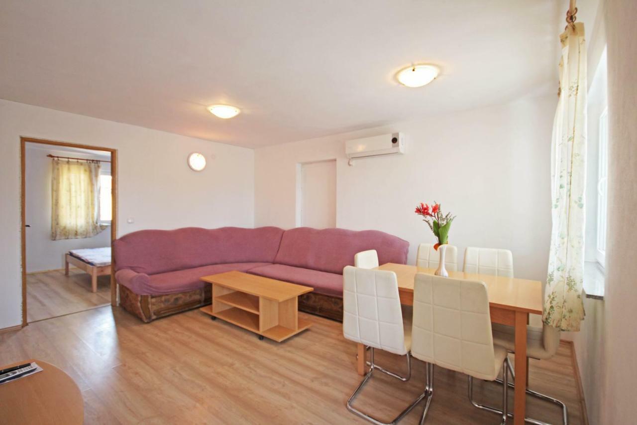 Apartmani Bradaric Pula Buitenkant foto