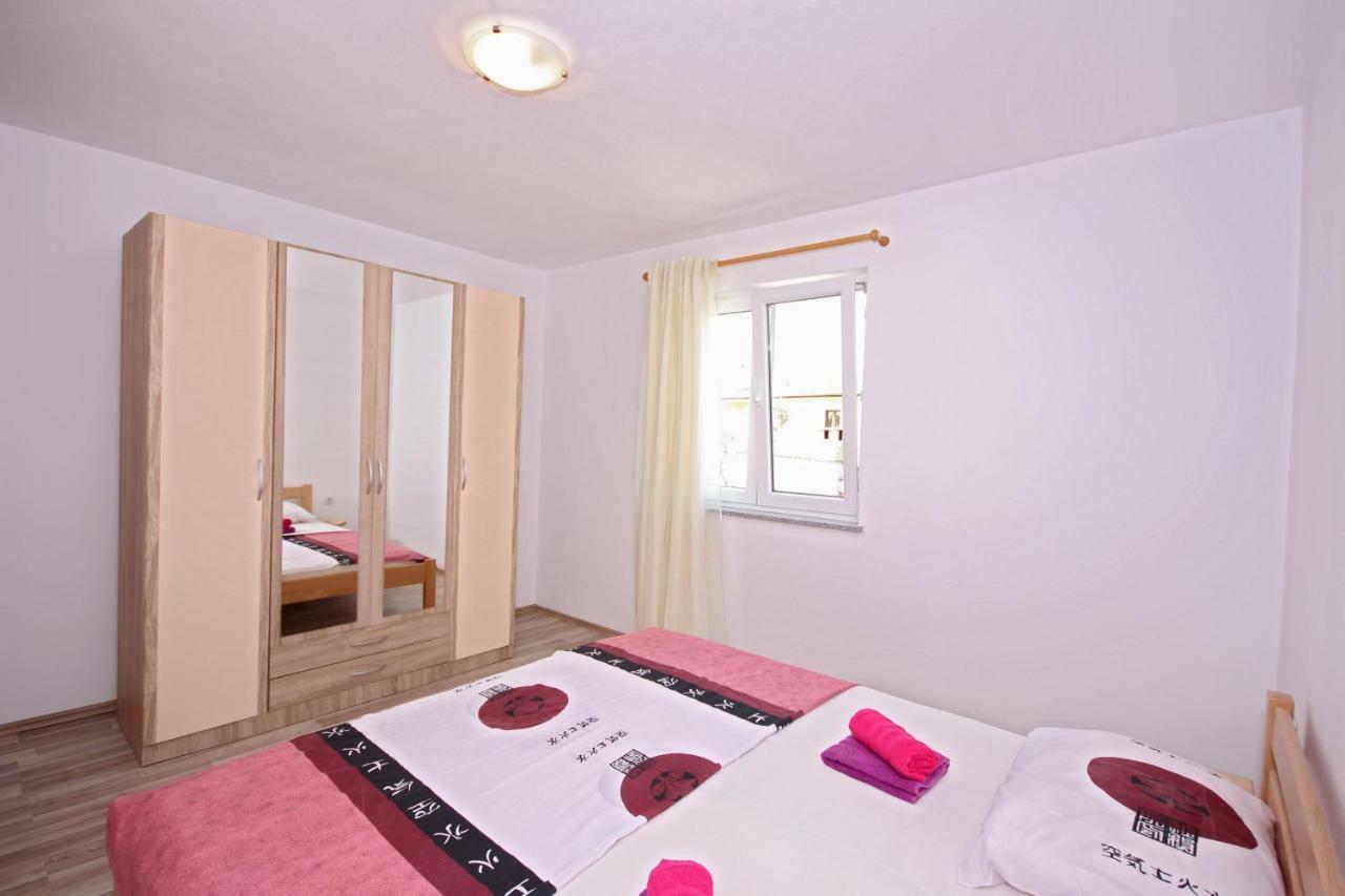 Apartmani Bradaric Pula Buitenkant foto