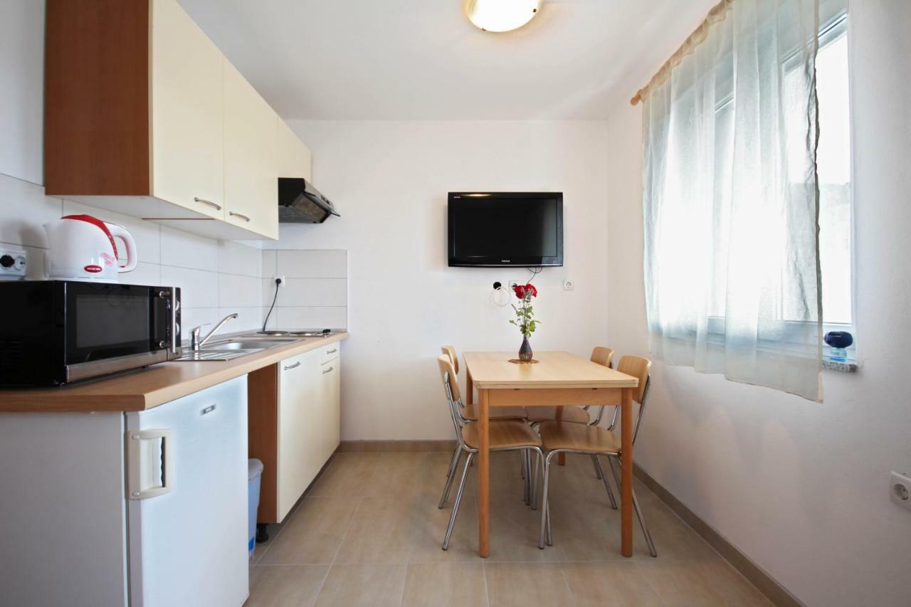 Apartmani Bradaric Pula Buitenkant foto